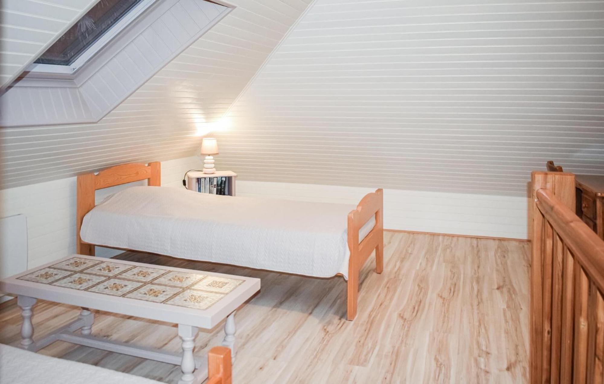 3 Bedroom Awesome Home In Lézardrieux Eksteriør billede