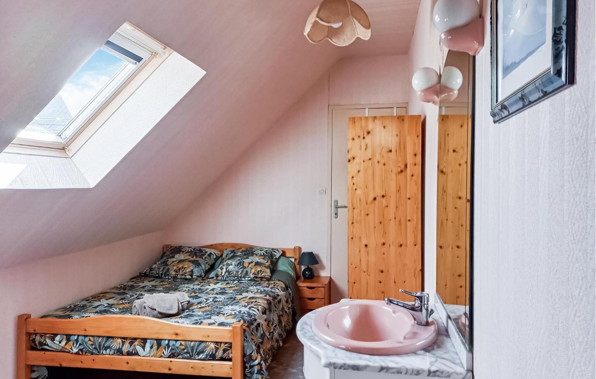 3 Bedroom Awesome Home In Lézardrieux Eksteriør billede